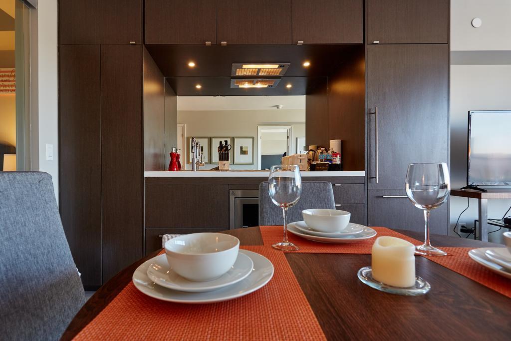 Atlas Suites - Yorkville Furnished Apartments Toronto Room photo